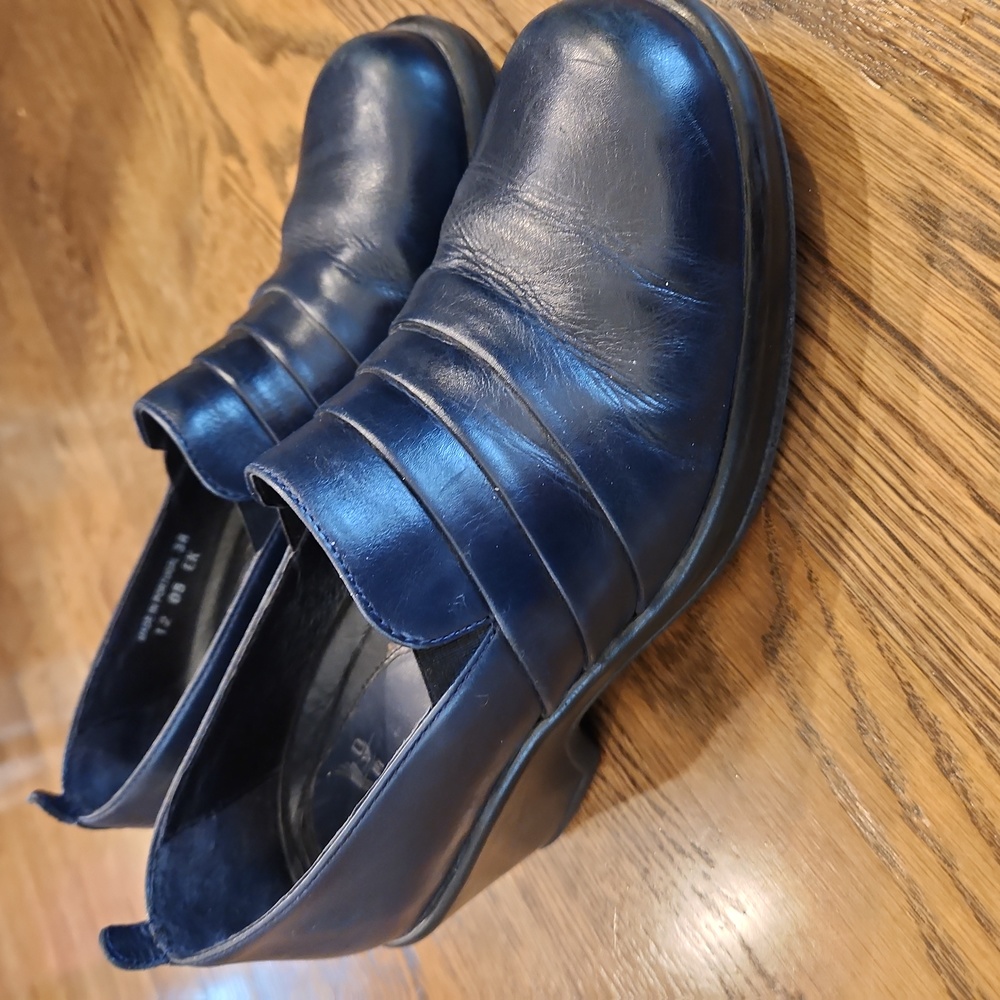 Dankso Dark Blue Clogs